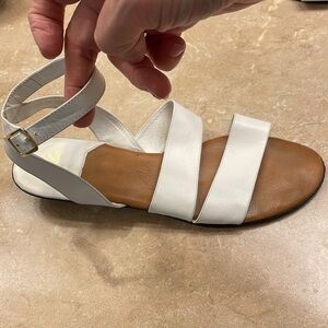 White leather sandals with ankle strap